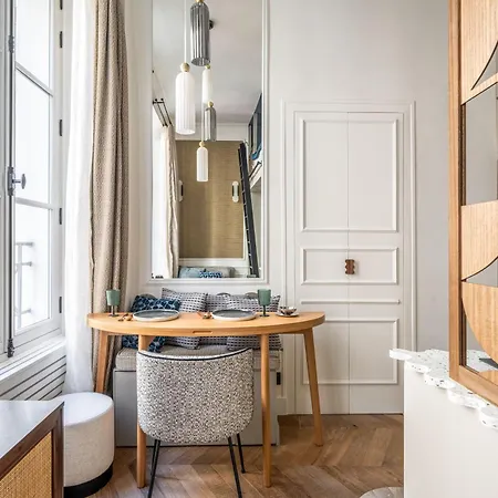 Le Saint-pere - Saint-germain Chic Apartment *